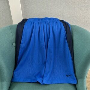 Men’s Nike two tone basketball shorts